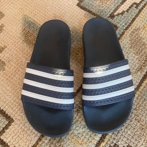 adidas pool slides size 7 mens